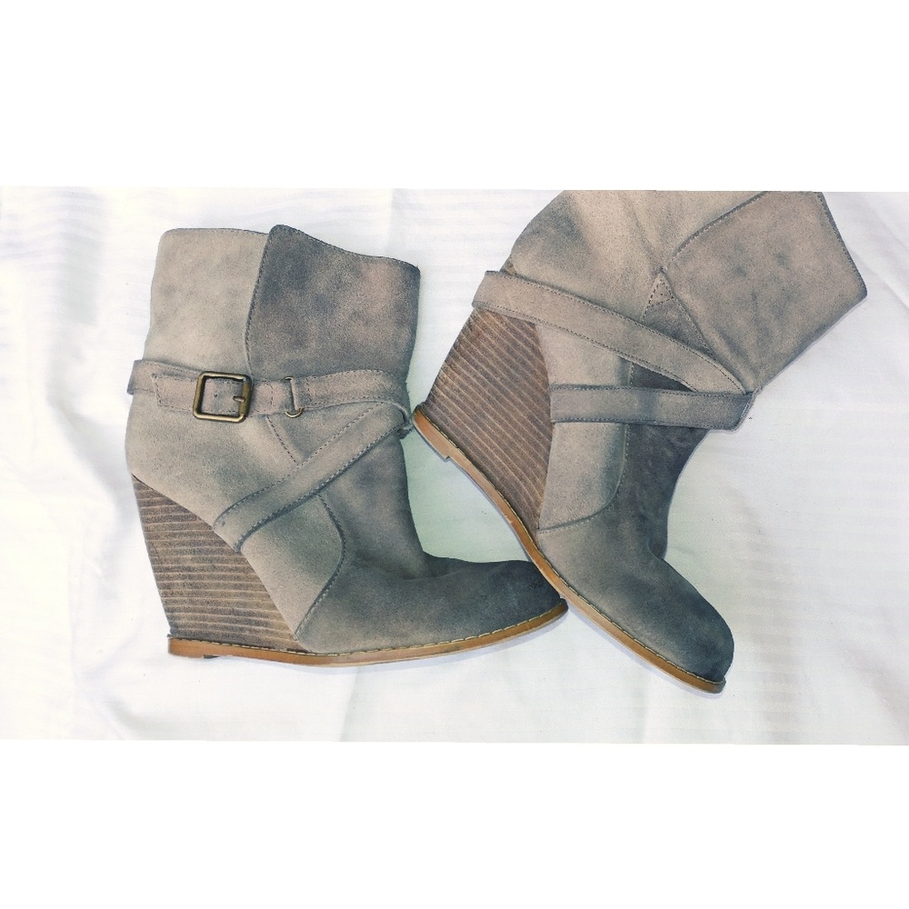 BCBG suede wedge booties 7.5